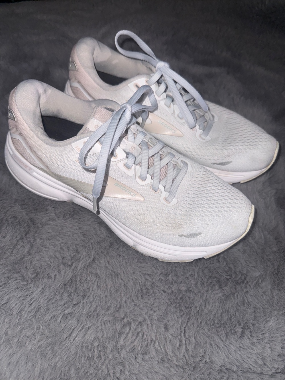 Brooks Ghost 15 Womens Size 7.5White Beige Athletic Running Walking Sneaker